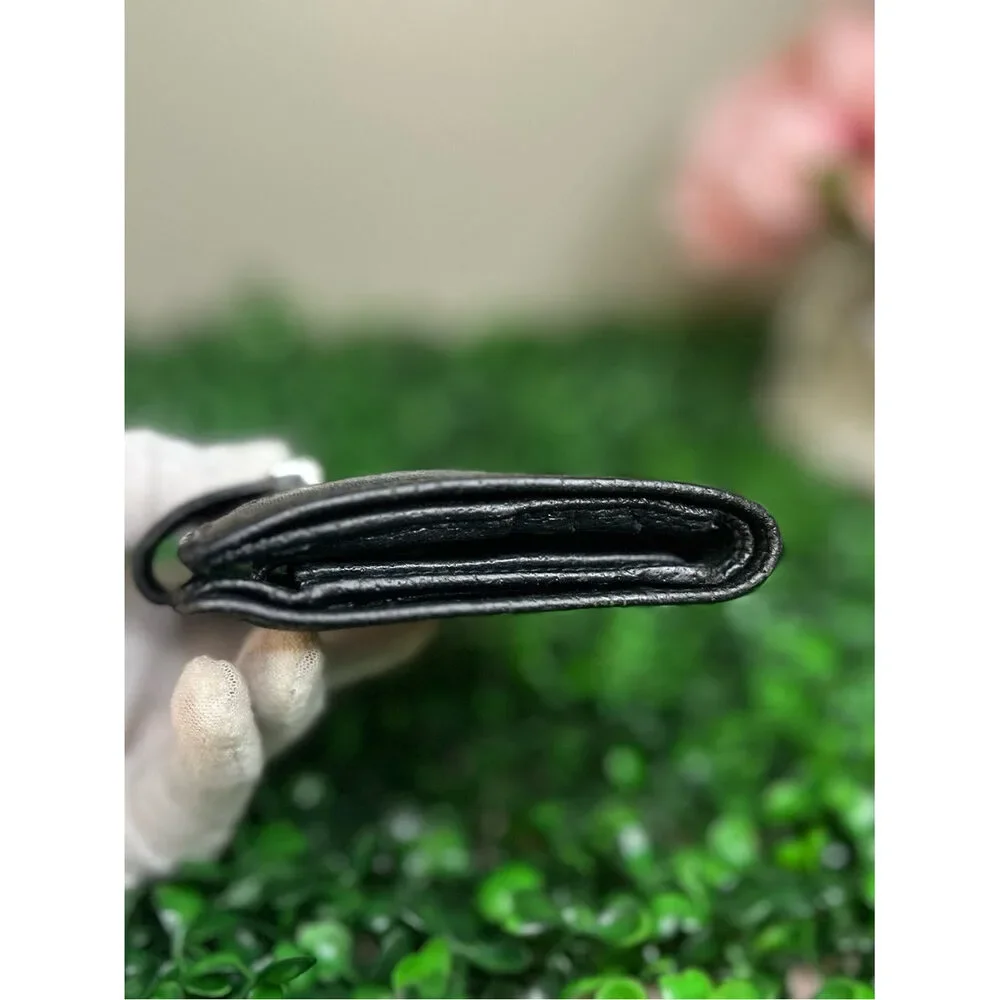 Gucci GG Canvas Compact Bifold Wallet with Coin Pocket – Black